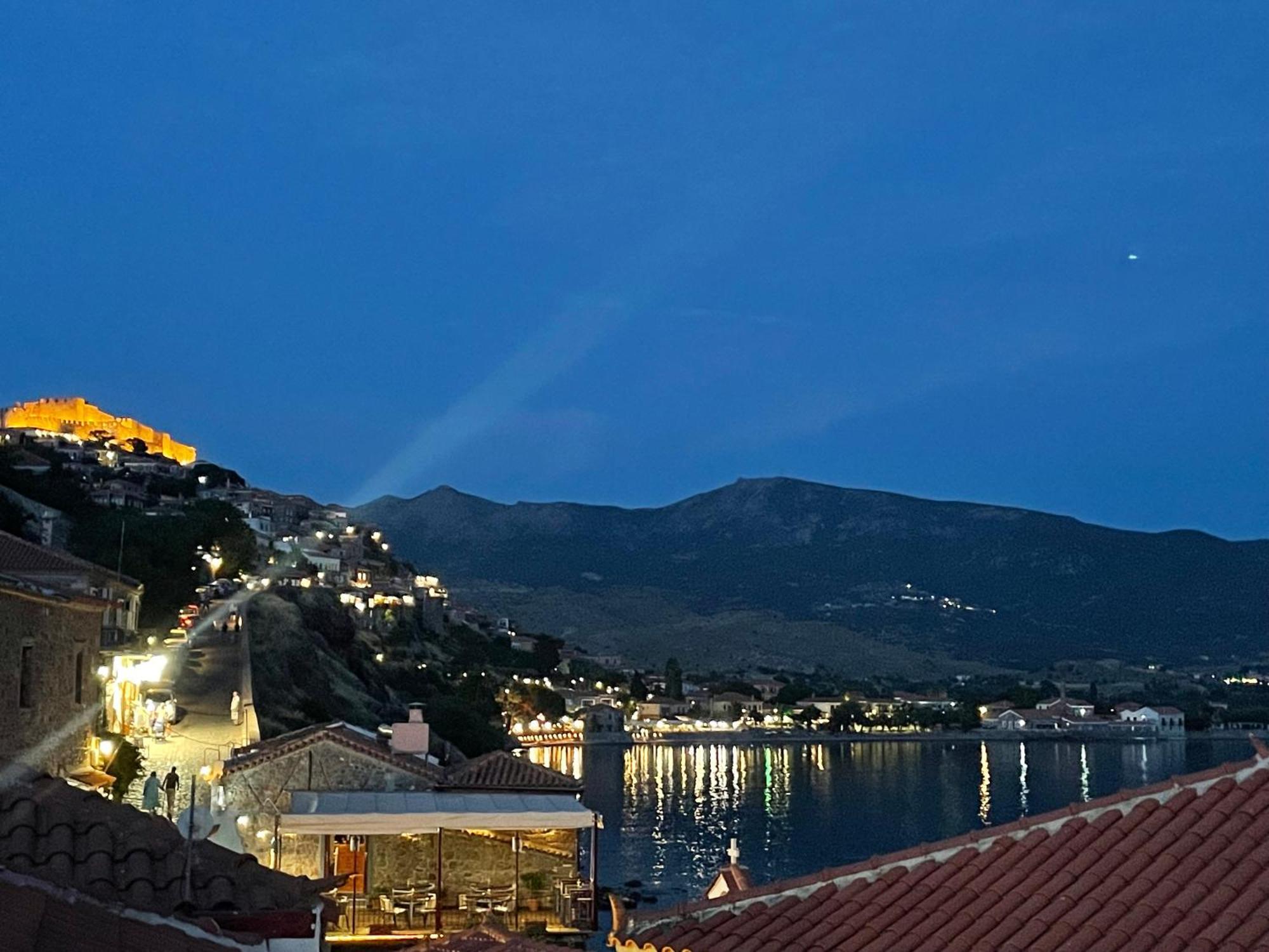 Q Apartments Molyvos Mythimna Exterior photo